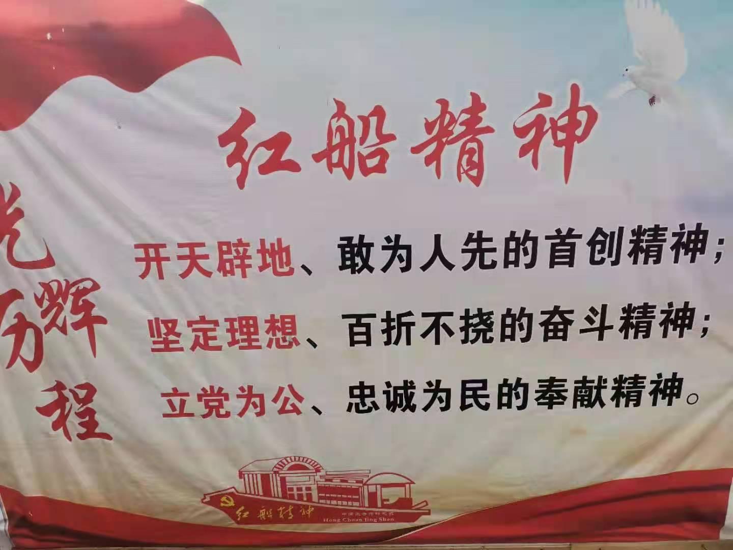 寒风中老人晕倒路旁,路过市民齐力相救暖人心